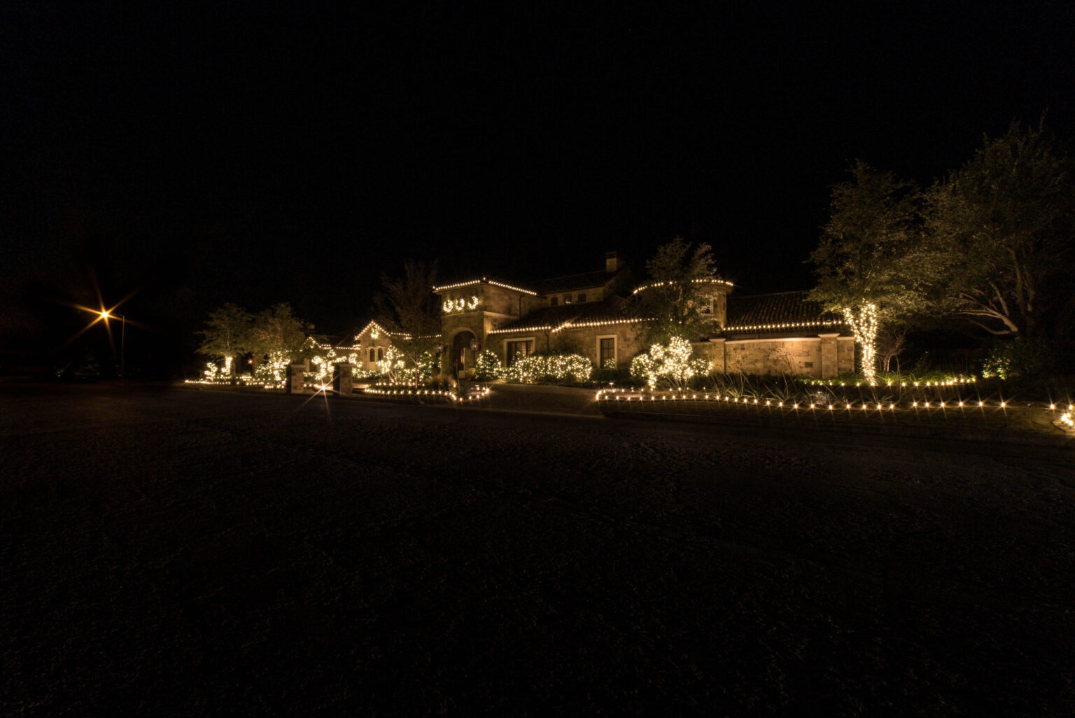 local home holiday decoration services